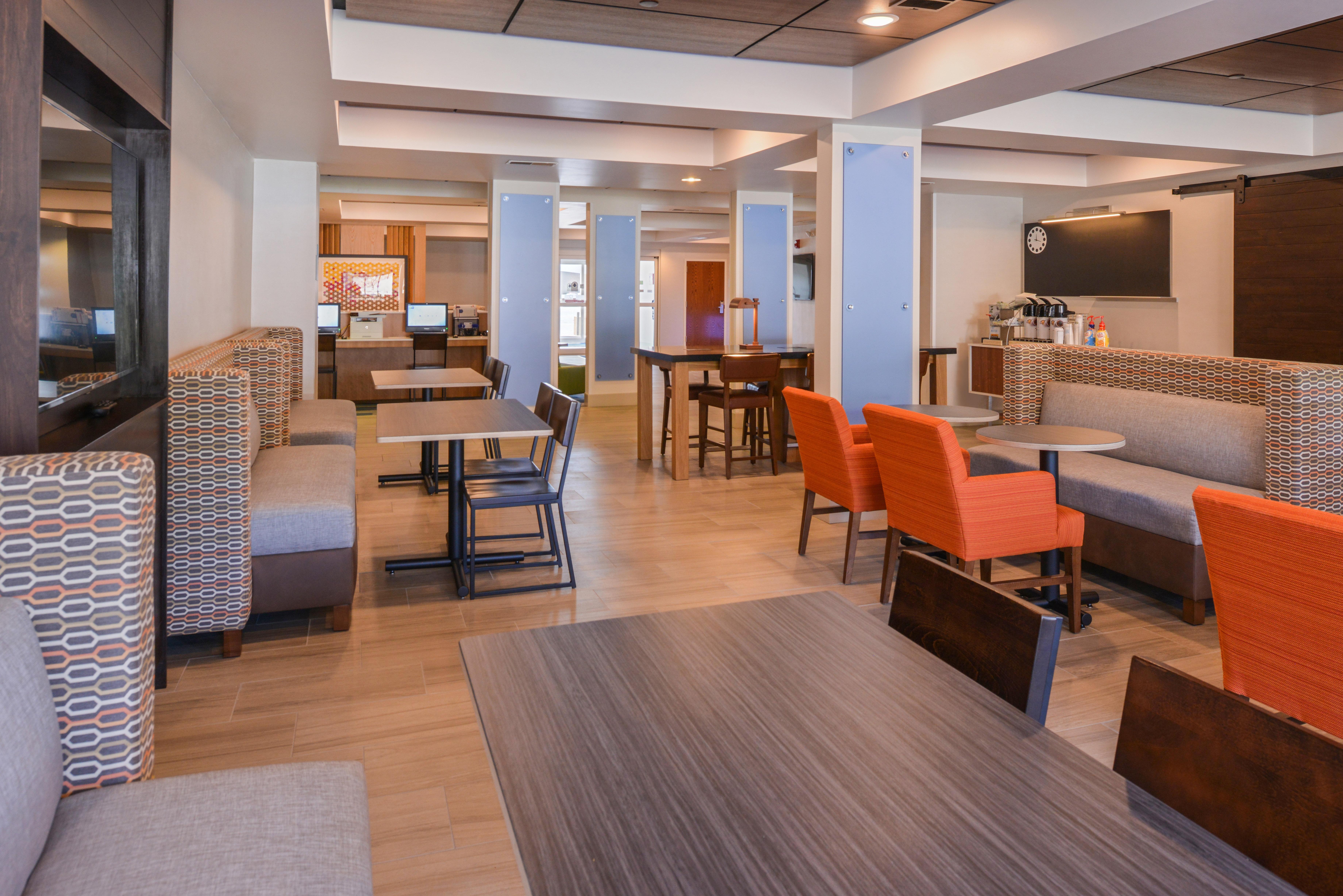Holiday Inn Express Hotel & Suites Urbana-Champaign-U Of I Area By Ihg Exterior foto
